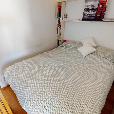 Grand Studio Climatise Avec Alcove Et Terrasse Au Centre De Menton - Fr-1-196-288 *