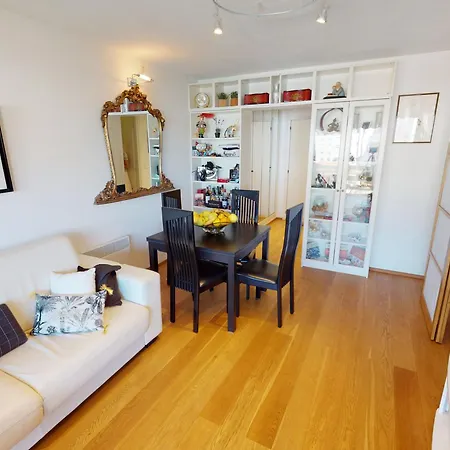 Grand Climatise Avec Alcove Et Terrasse Au Centre De - Fr-1-196-288 * מנטון