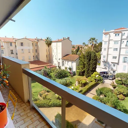 Grand Climatise Avec Terrasse Au Calme, Coeur De - Fr-1-196-288 Apartment