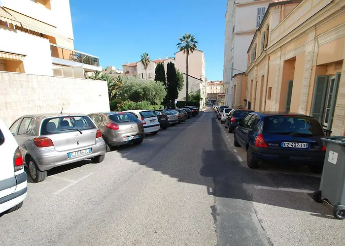 Lägenhet Grand Climatise Avec Alcove Et Terrasse Au Centre De - Fr-1-196-288